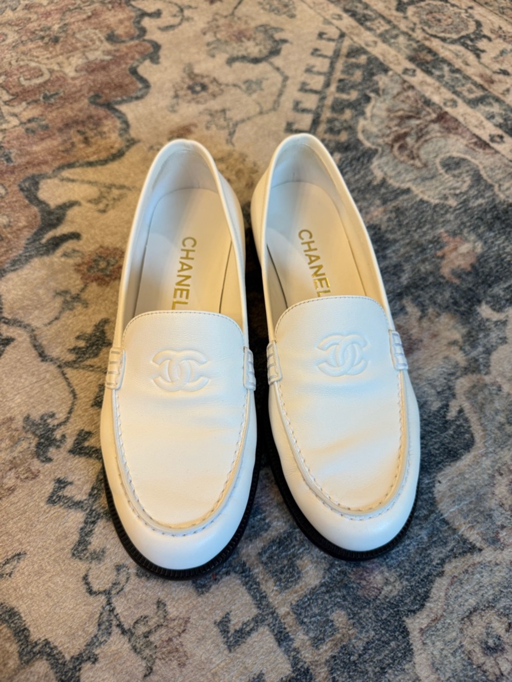CHANEL White Leather CC Logo Moccasins